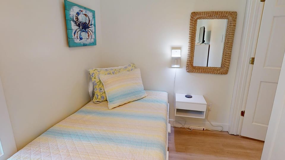 Beachs-Folly-Bedroom