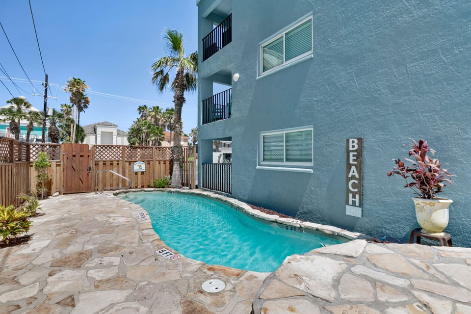 Condo, 2 Bedrooms | Pool | Outdoor pool