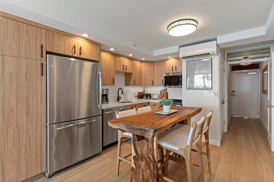 Condo, 2 Bedrooms | Private kitchen | Fridge, oven, coffee/tea maker, toaster