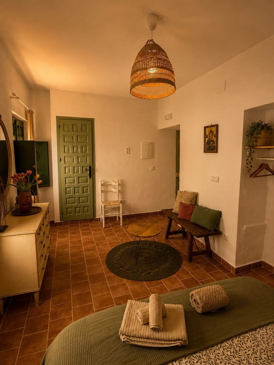 Encanto Guesthouse Room 2, Buganvilla | Memory foam beds, WiFi (free), bed sheets