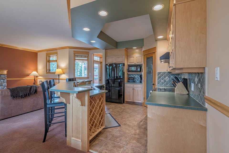 Fully Equipped Large Kitchen 