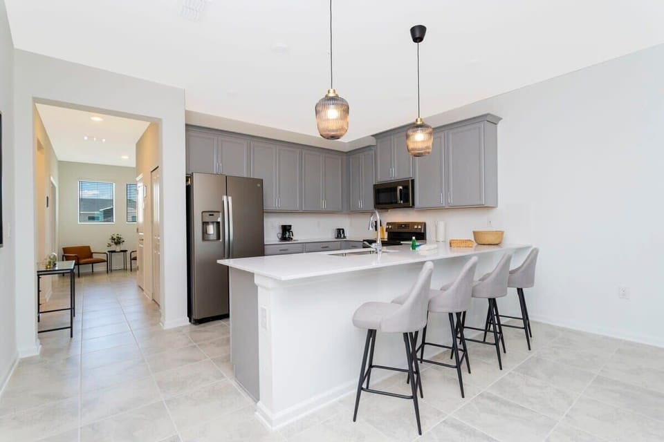 Exclusive House | Private kitchen | Full-size fridge, microwave, oven, stovetop