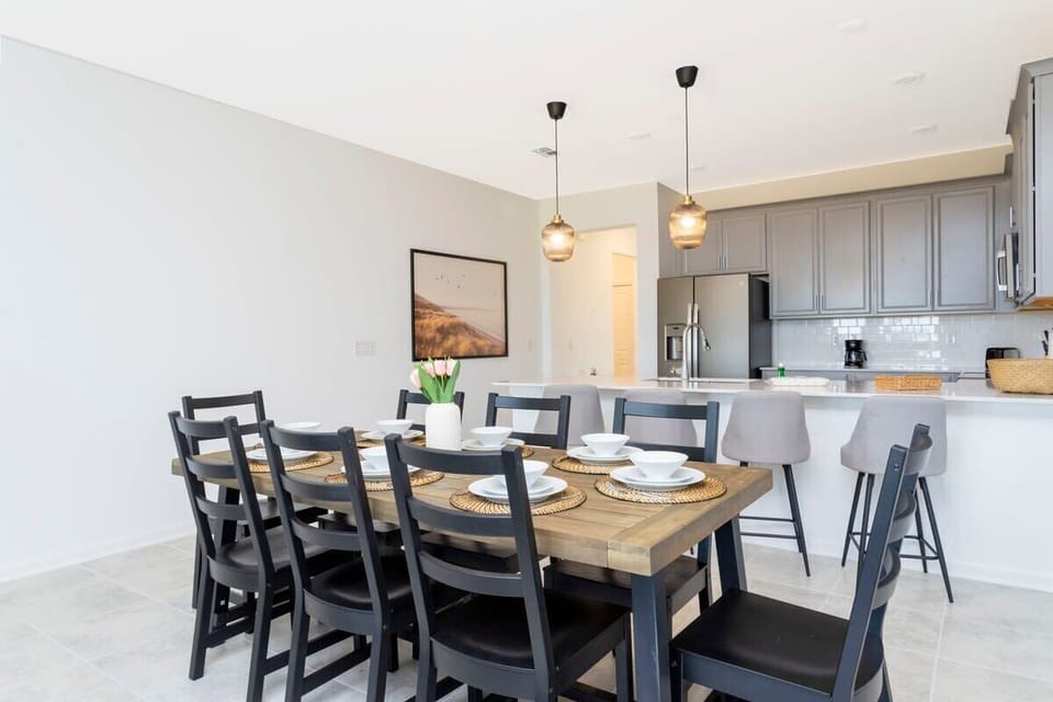 Exclusive House | Private kitchen | Full-size fridge, microwave, oven, stovetop