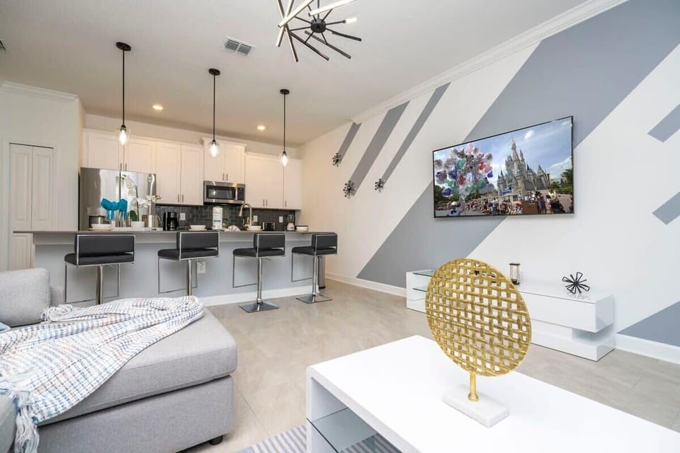 Exclusive House | Private kitchen | Full-size fridge, microwave, oven, stovetop