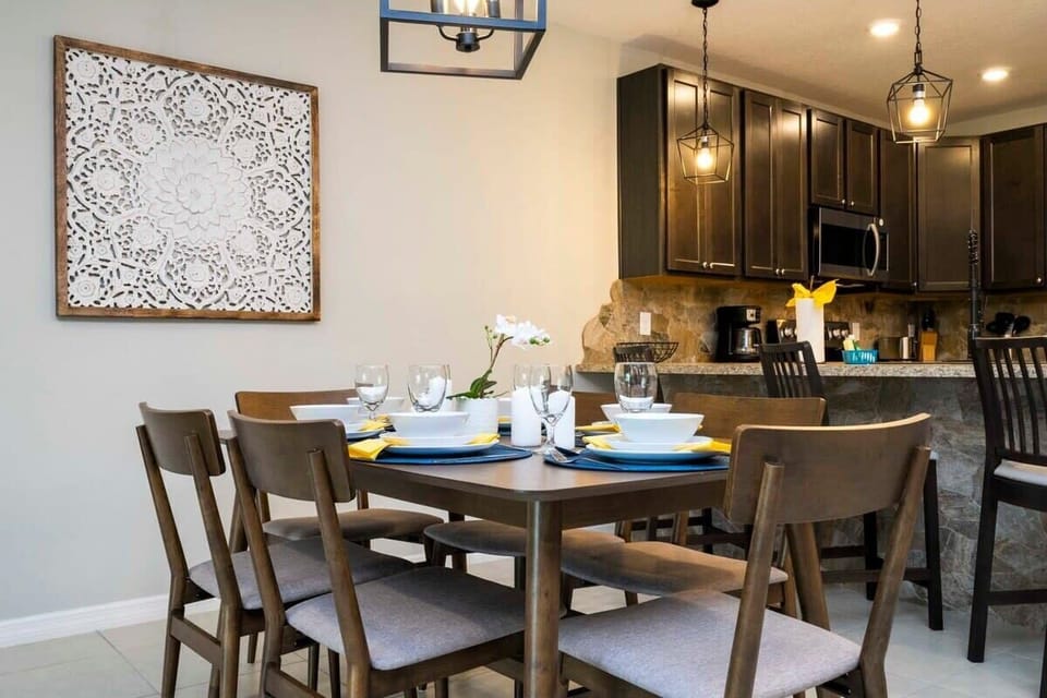Exclusive House | Private kitchen | Full-size fridge, microwave, oven, stovetop