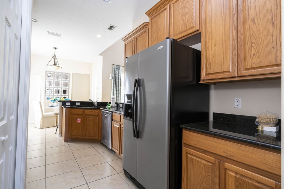 Exclusive House | Private kitchen | Coffee/tea maker, full-size fridge, microwave, oven