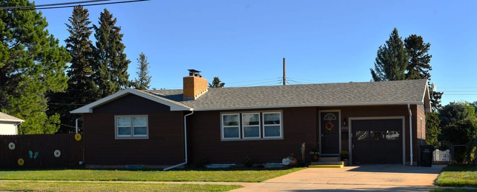 Come enjoy your vacation on the beautiful west side of Rapid City.
