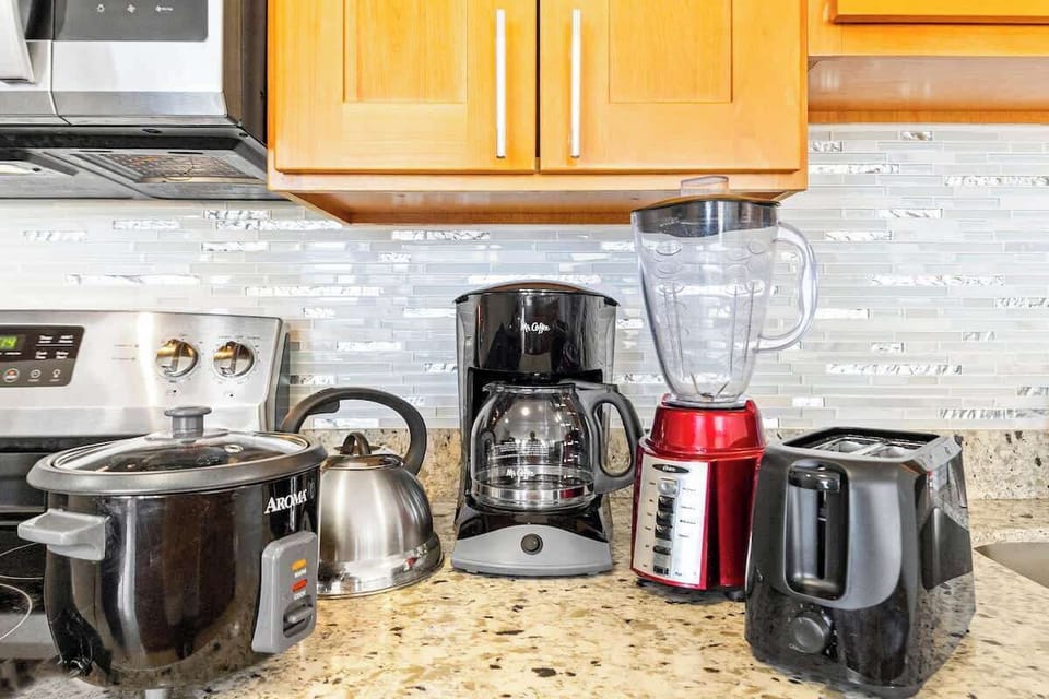 Available appliances in the kitchen!