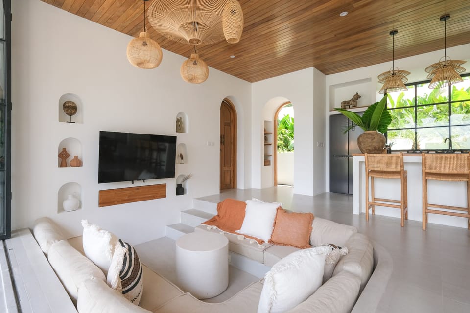 Villa, 2 Bedrooms | Living room | Smart TV