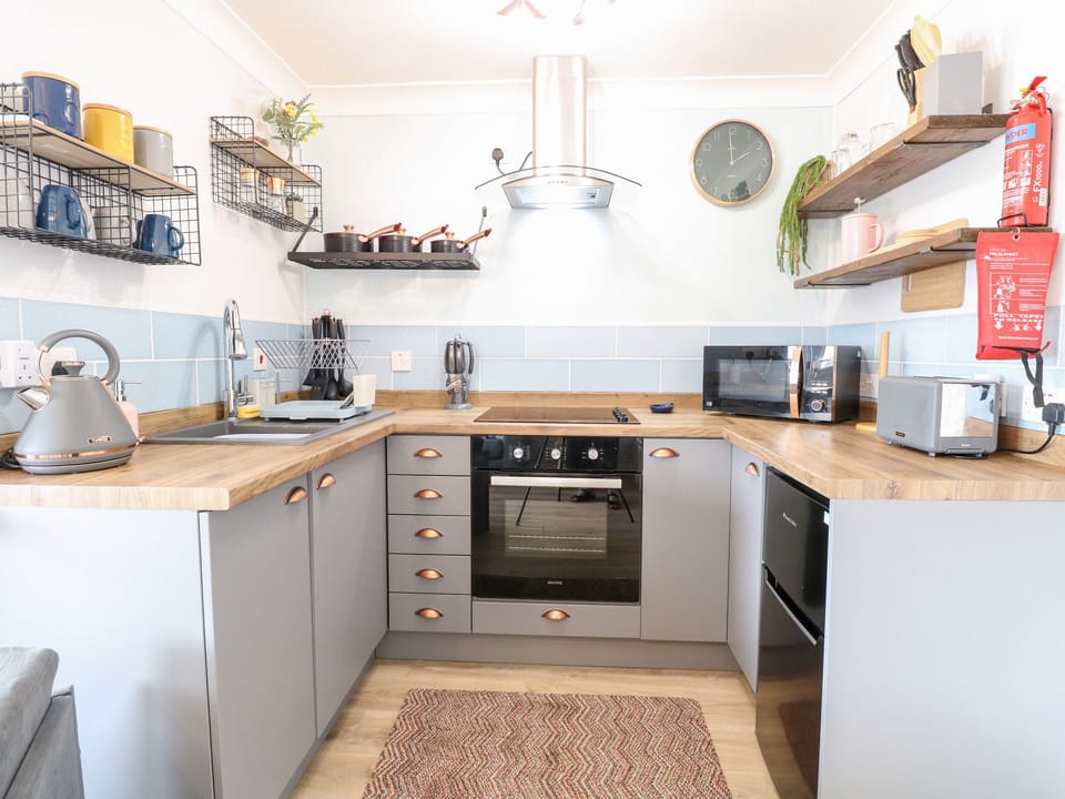 Cookware/dishes/utensils