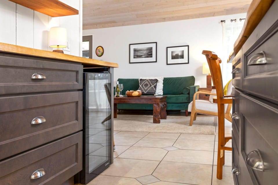 Condo (2 Bedrooms) | Private kitchen | Oven, dishwasher, coffee/tea maker, blender