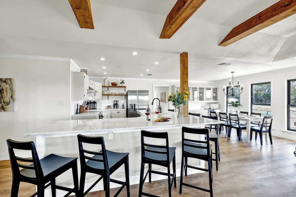 House, Multiple Beds, Pool Access (1148 Balcones Drive) | Dining