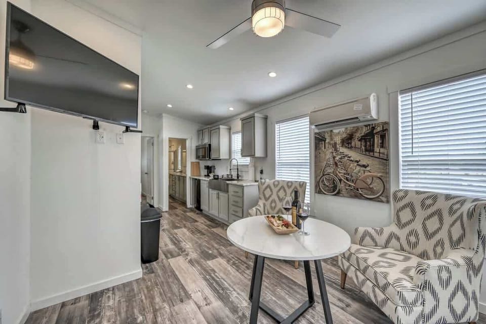 House, 1 King Bed, Patio (#14 3567 US 290 E) | Living area