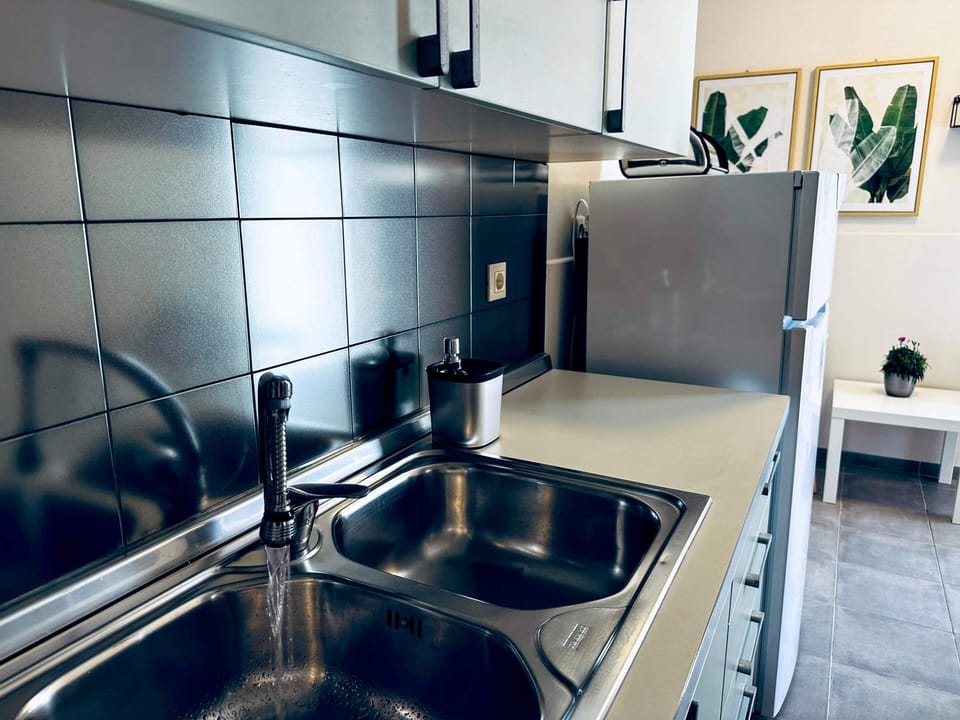 Apartment, 2 Bedrooms, Balcony, Ocean View | Private kitchen