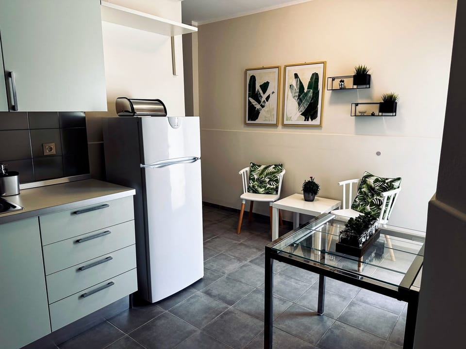 Apartment, 2 Bedrooms, Balcony, Ocean View | Interior