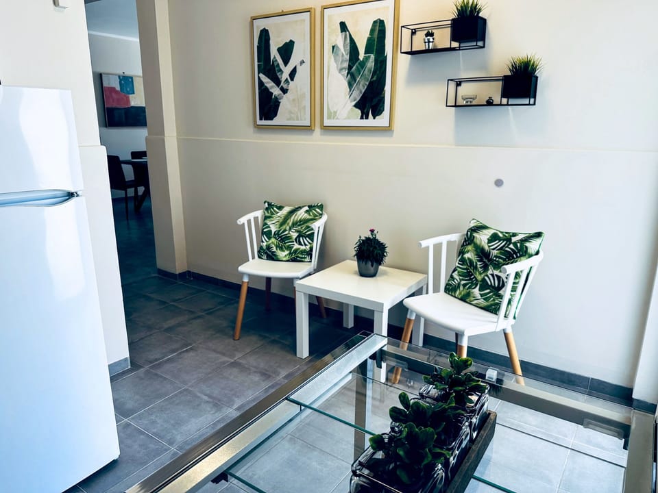 Apartment, 2 Bedrooms, Balcony, Ocean View | Interior
