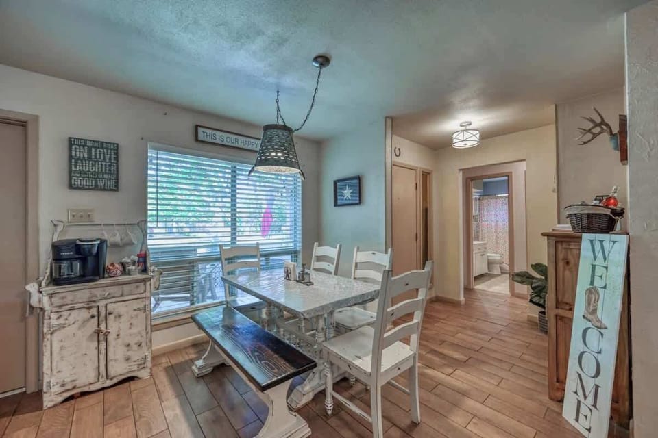 House, Multiple Beds, Patio (811 Lloyd Dr) | Dining