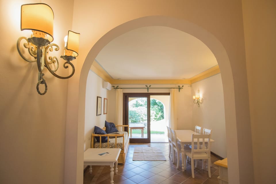 Apartment, 1 Bedroom, Balcony | Interior