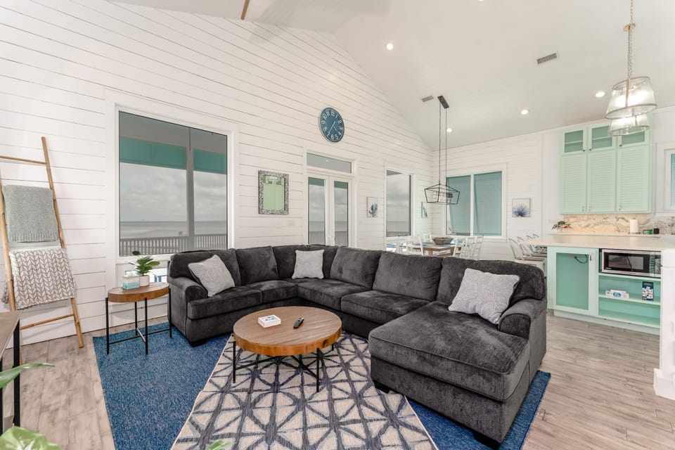 House, 4 Bedrooms | Living area