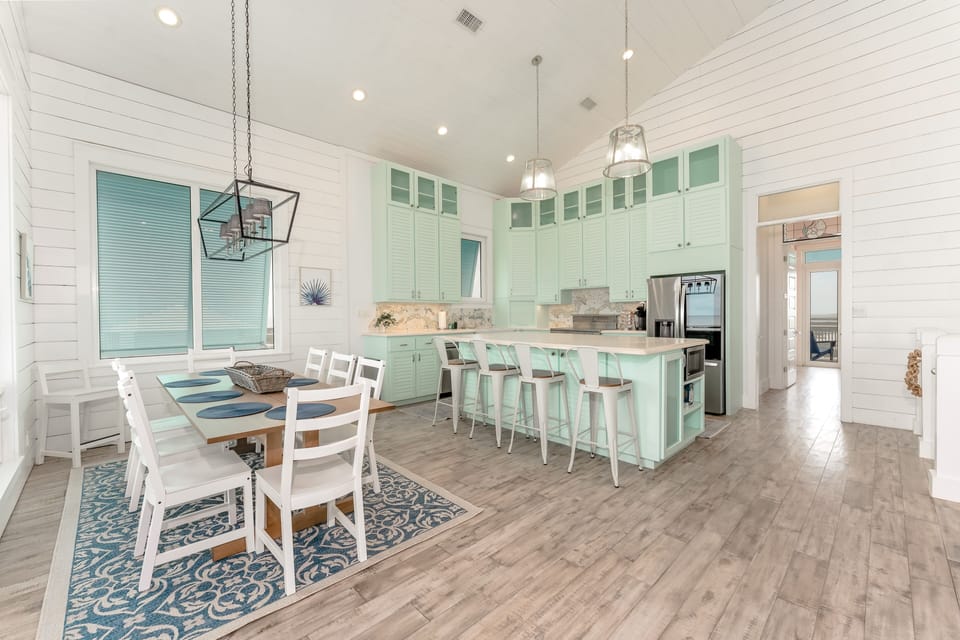 House, 4 Bedrooms | Private kitchen | Coffee/tea maker, fridge, oven, toaster