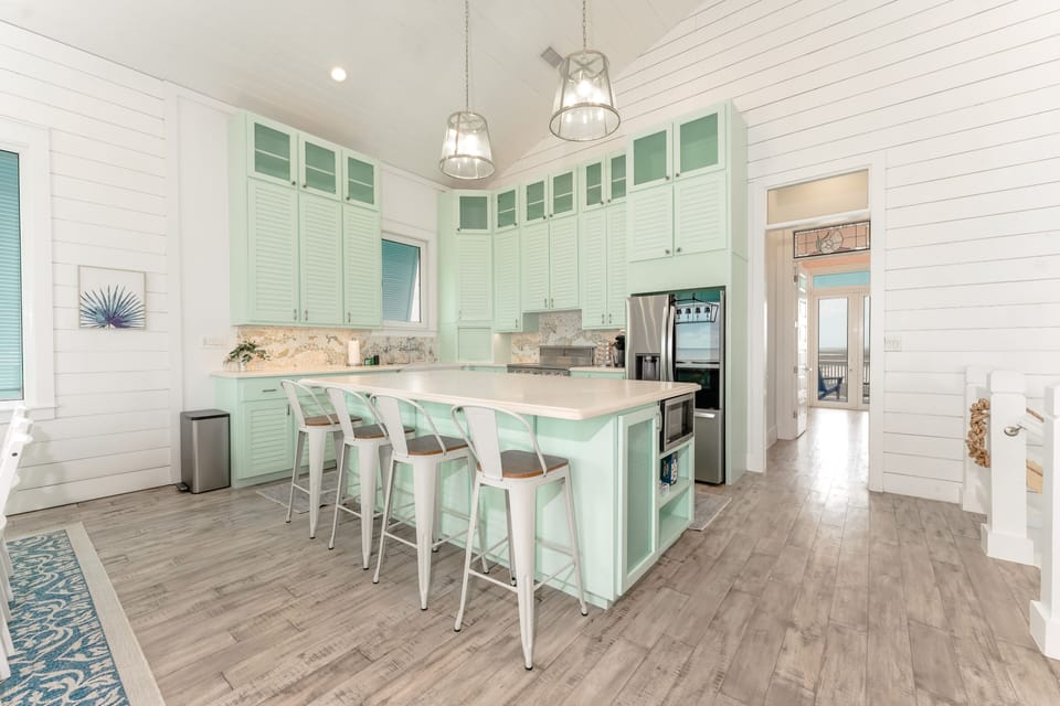 House, 4 Bedrooms | Private kitchen | Coffee/tea maker, fridge, oven, toaster
