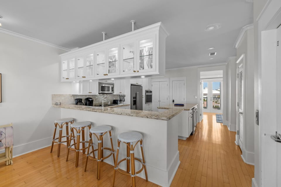 House, 4 Bedrooms | Private kitchen | Coffee/tea maker, fridge, oven, toaster