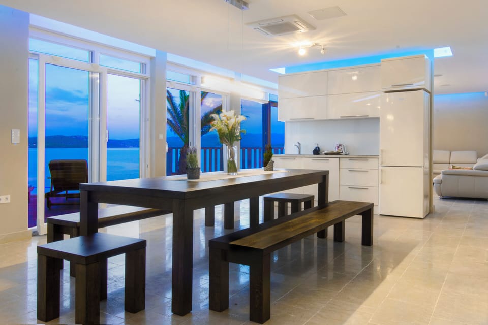 Villa, 4 Bedrooms, Accessible, Smoking | Dining