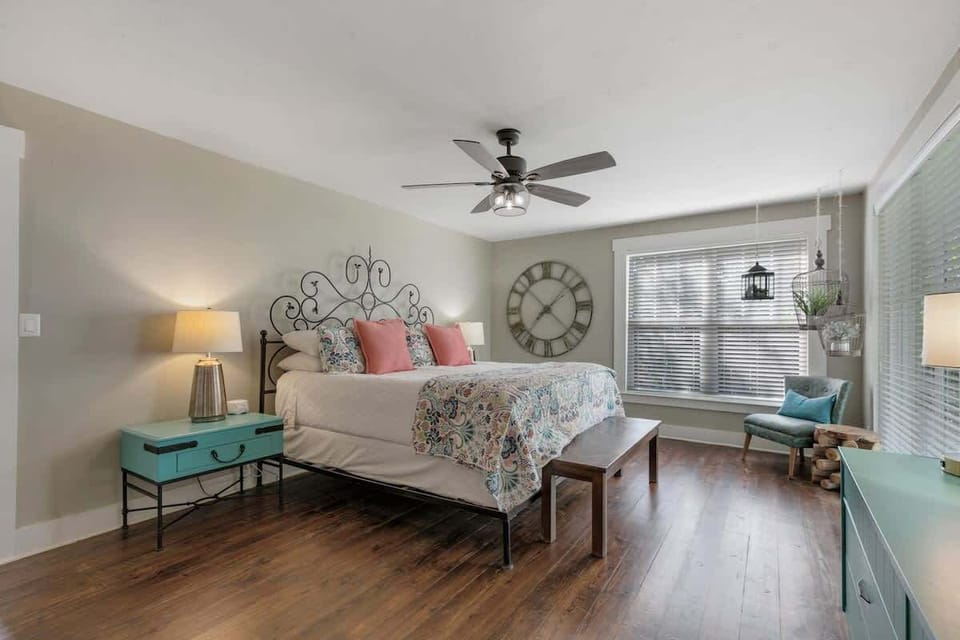 House, Multiple Beds, Pool Access (505 E Creek - Clover) | 4 bedrooms, individually decorated, individually furnished, bed sheets