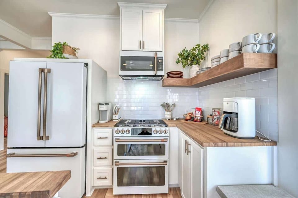 House, Multiple Beds, Hot Tub, City View (205 N Milam) | Private kitchen | Coffee/tea maker
