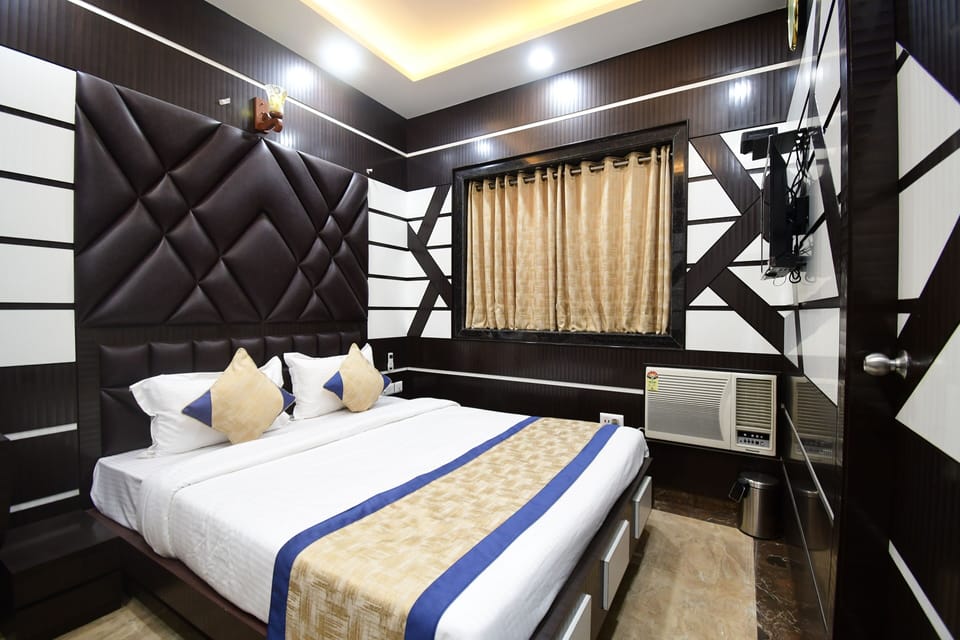 Deluxe Room | Desk, free WiFi, bed sheets
