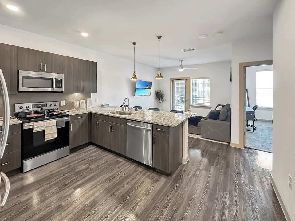 Spacious Living Area with Kitchen (Fully Equipped)