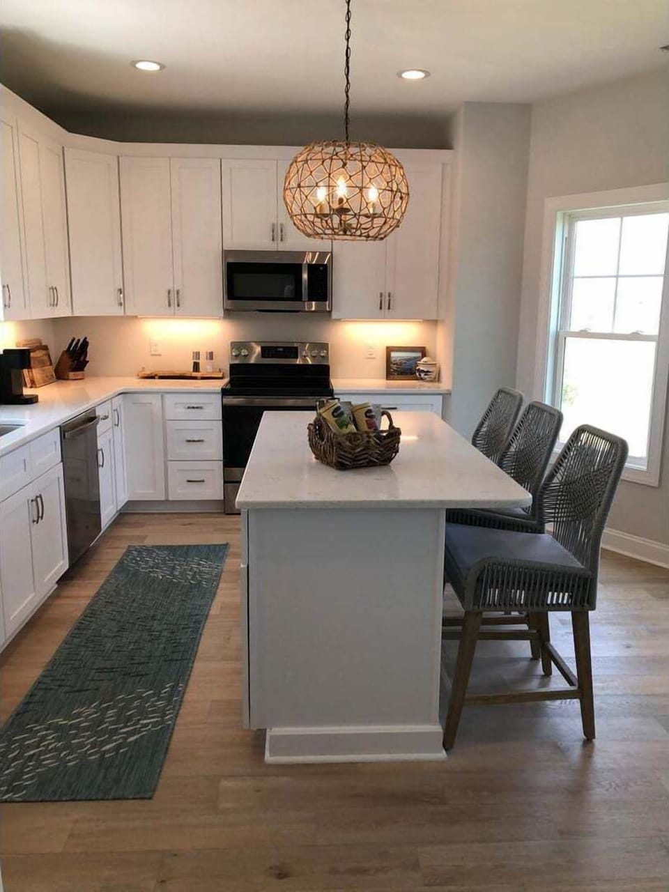 Lower Level Kitchen & Bar Area 3