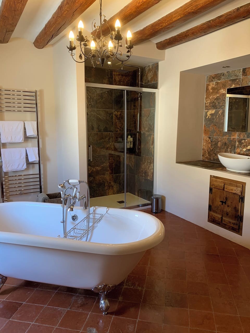 Superior Double Room | Bathroom | Hair dryer, towels, soap, shampoo