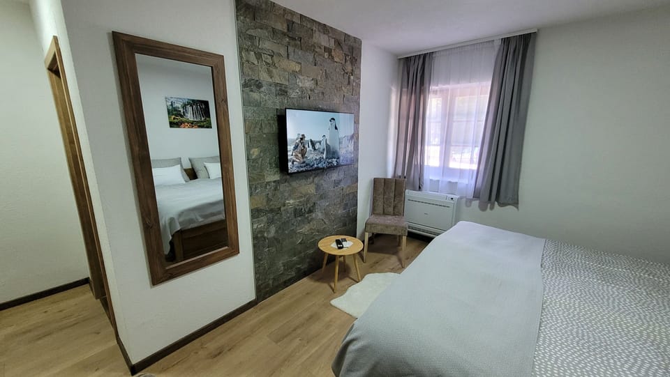 Standard Room | Minibar, desk, soundproofing, free WiFi