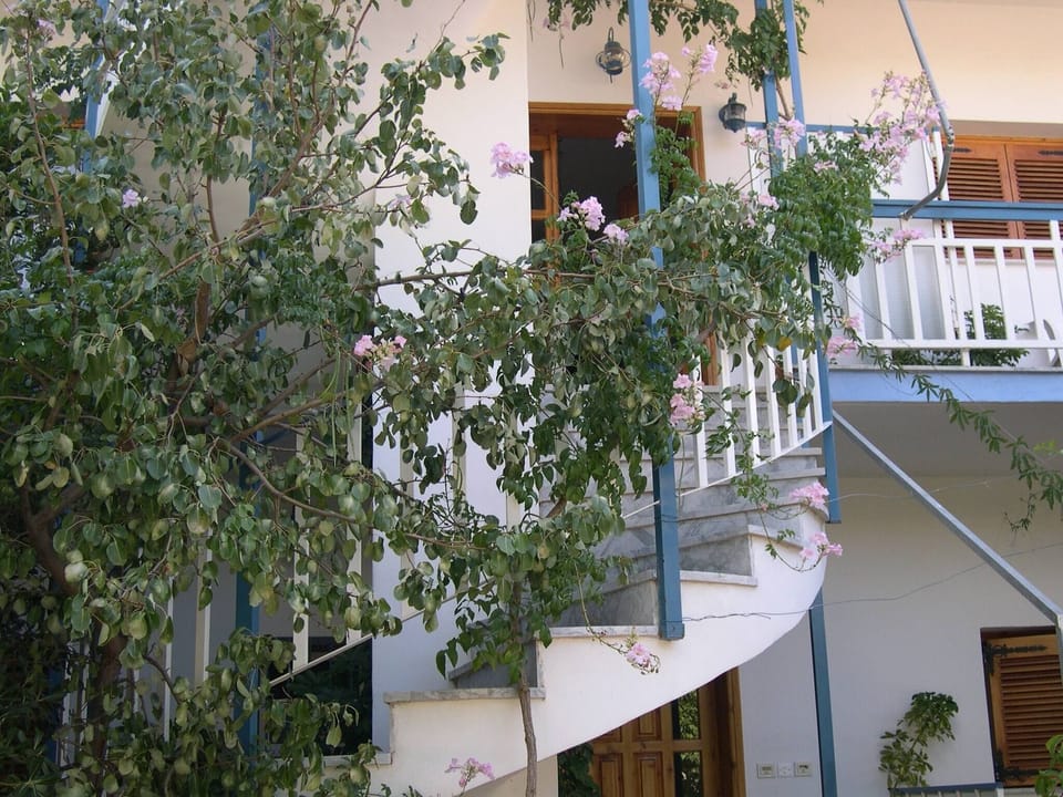 Apartment, 2 Bedrooms, Smoking, Balcony | Exterior detail