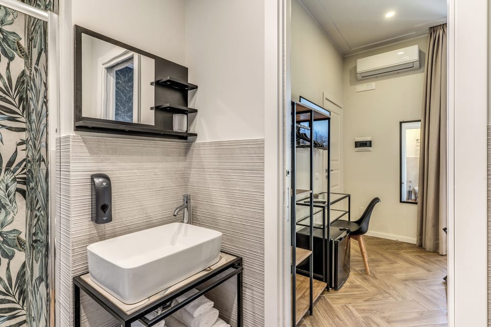 Executive Quadruple Room | Soundproofing, free WiFi