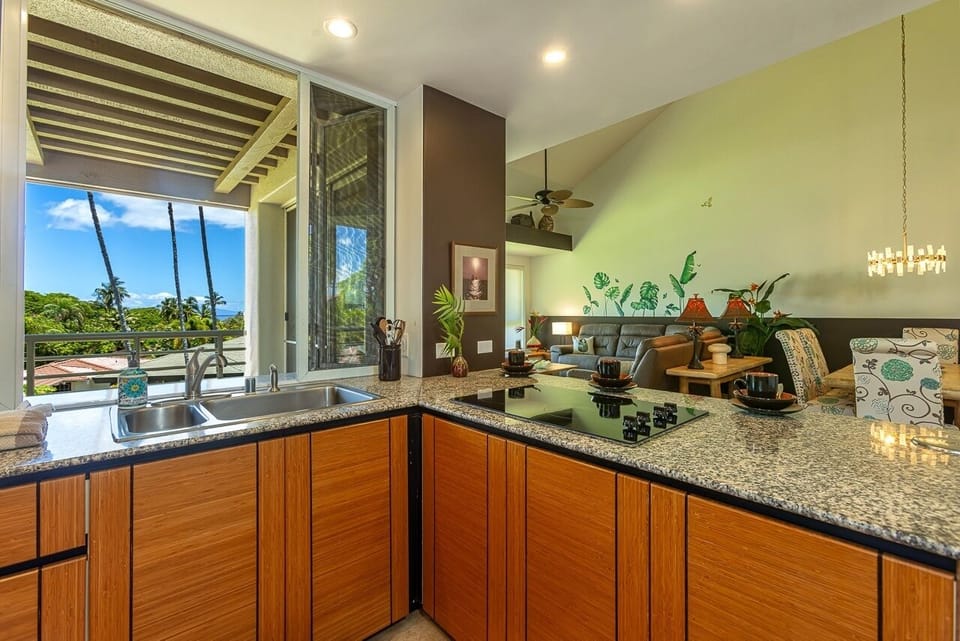 Condo, 2 Bedrooms | Private kitchen | Fridge, oven, coffee/tea maker, toaster