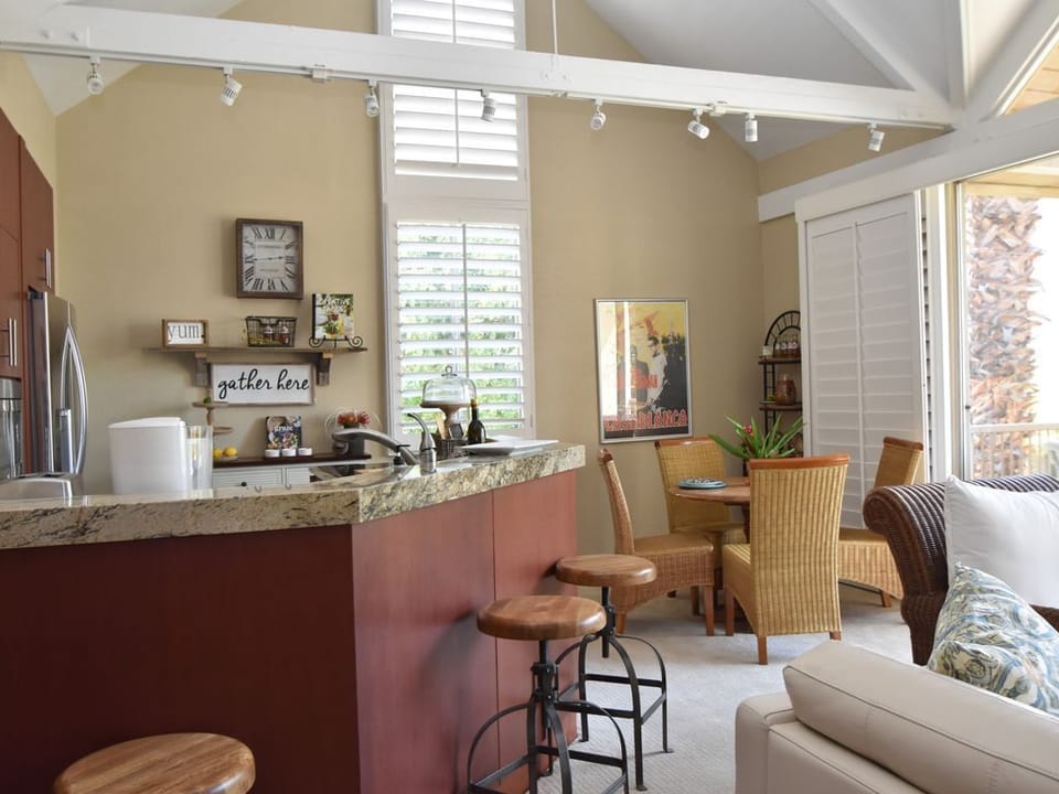 Breakfast nook