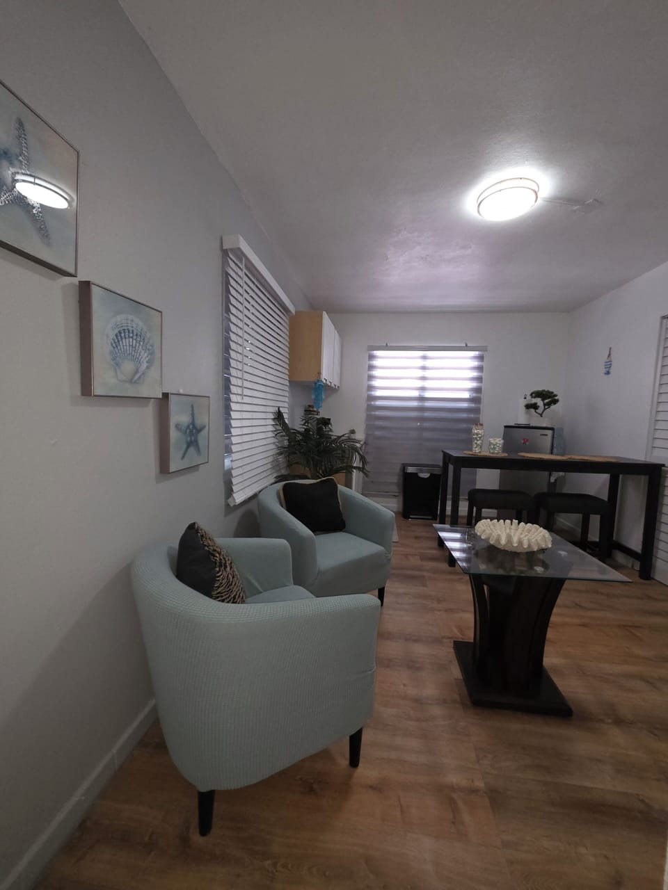 Standard Apartment | Living area | 32-inch Smart TV with digital channels, TV, Netflix