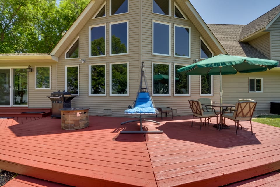 Deck | Gas Grill | Hammock
