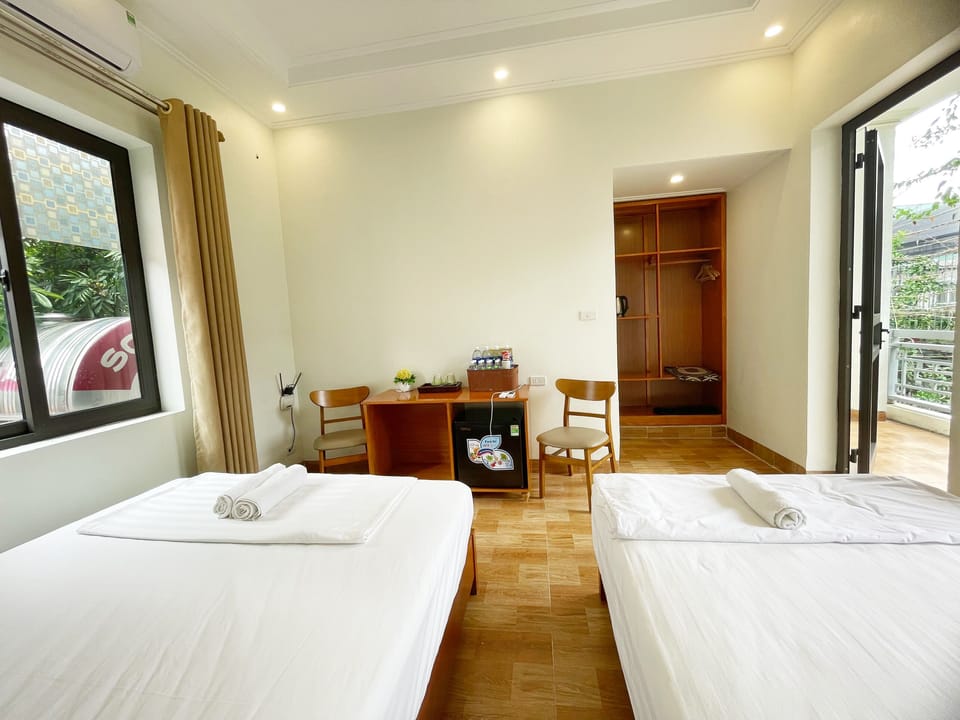 Deluxe Triple Room | Minibar, desk, soundproofing, free WiFi