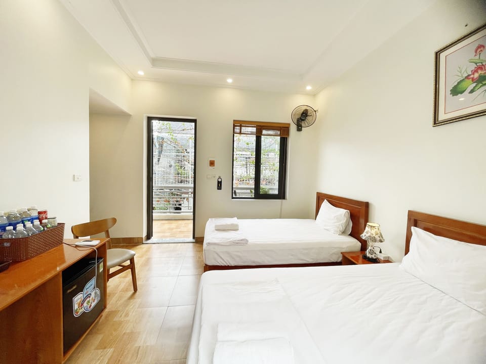 Deluxe Triple Room | Minibar, desk, soundproofing, free WiFi