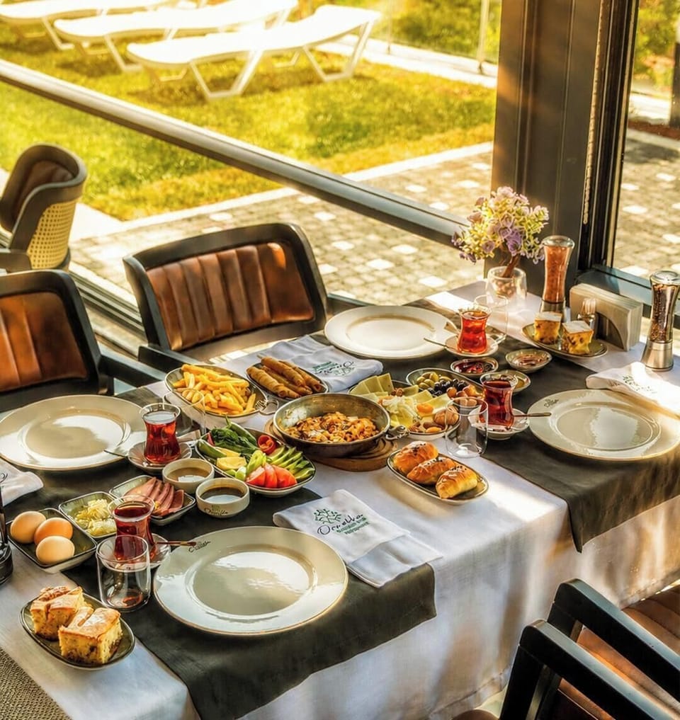Free daily cooked-to-order breakfast