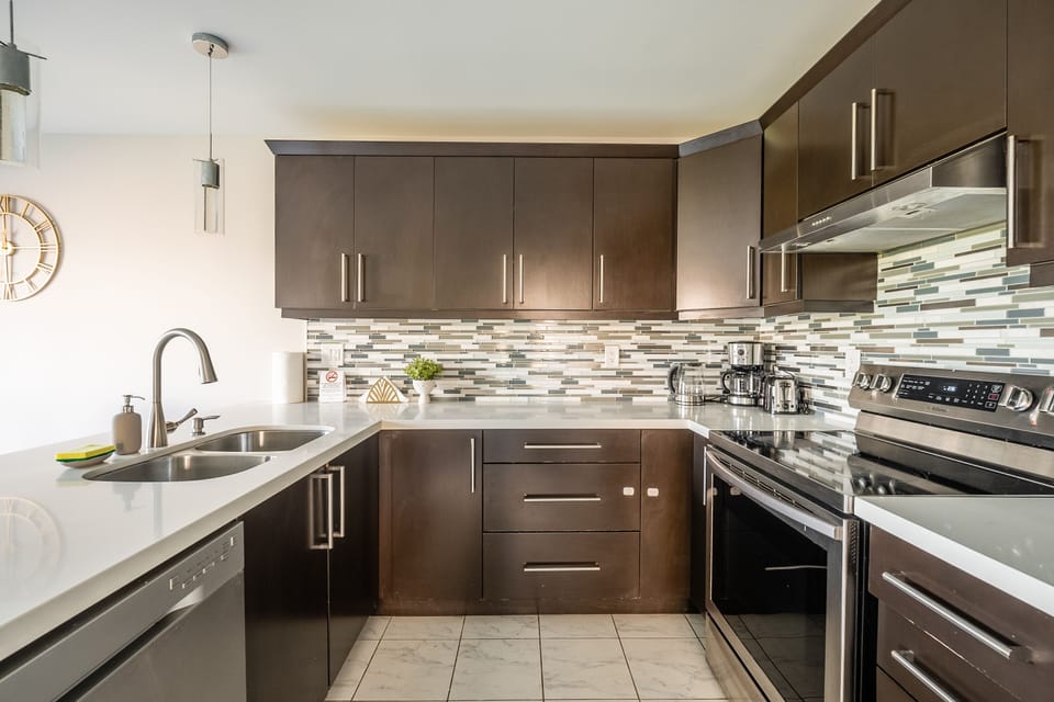 Family House, 3 Bedrooms, Kitchen, Lake View | Private kitchen | Full-size fridge, microwave, oven, stovetop