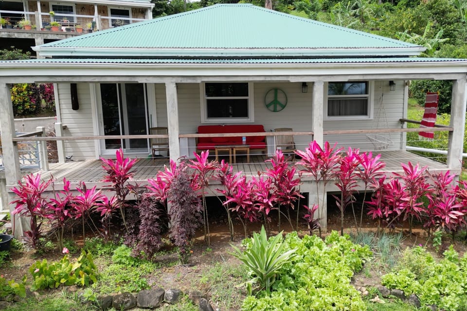 Front of Kai Famille