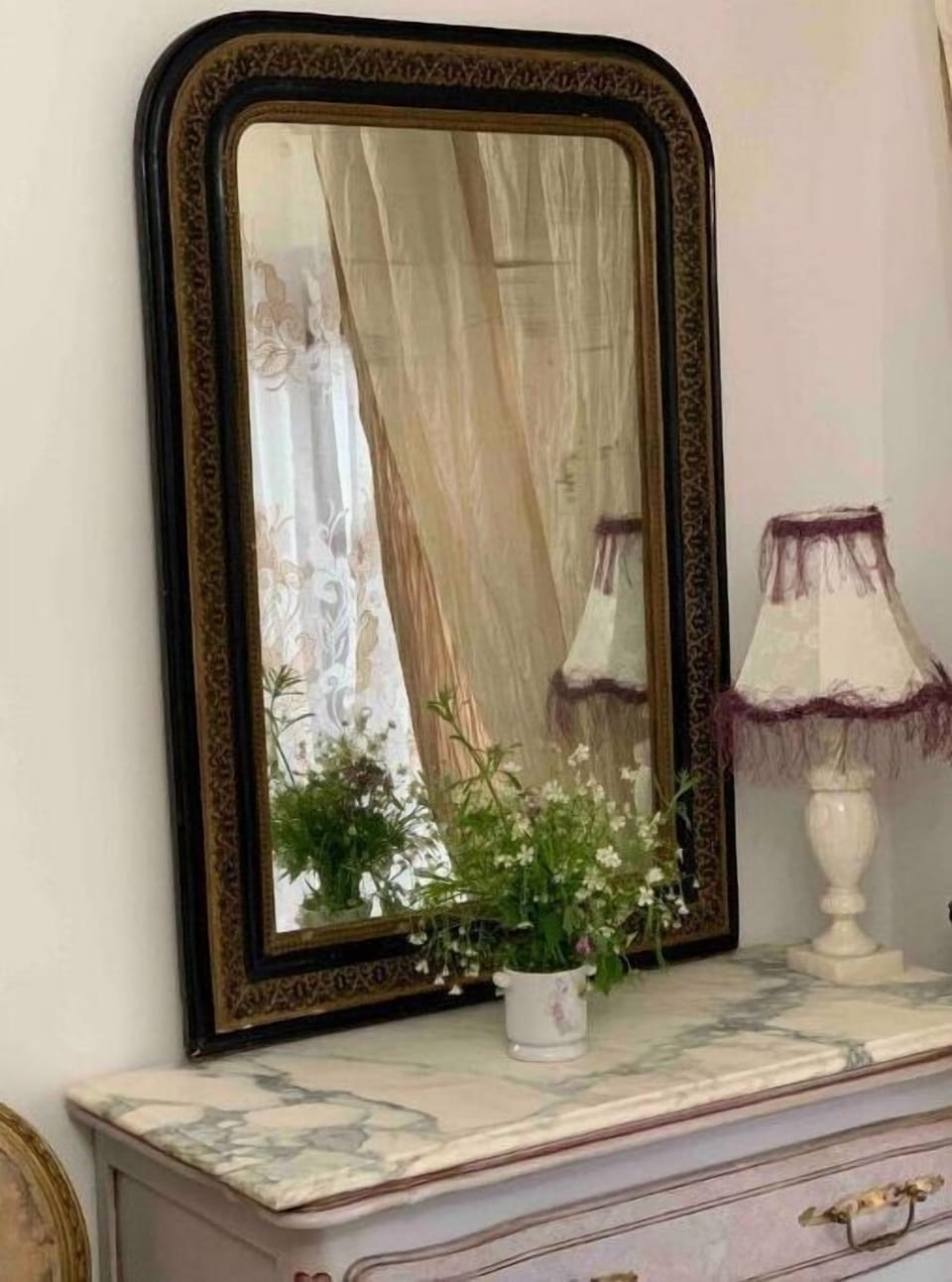 Beautifully decorated with restored antique furniture third bedroom 140x190 bed