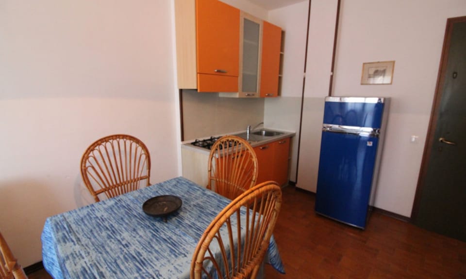 Apartment, 2 Bedrooms, Terrace | Dining room