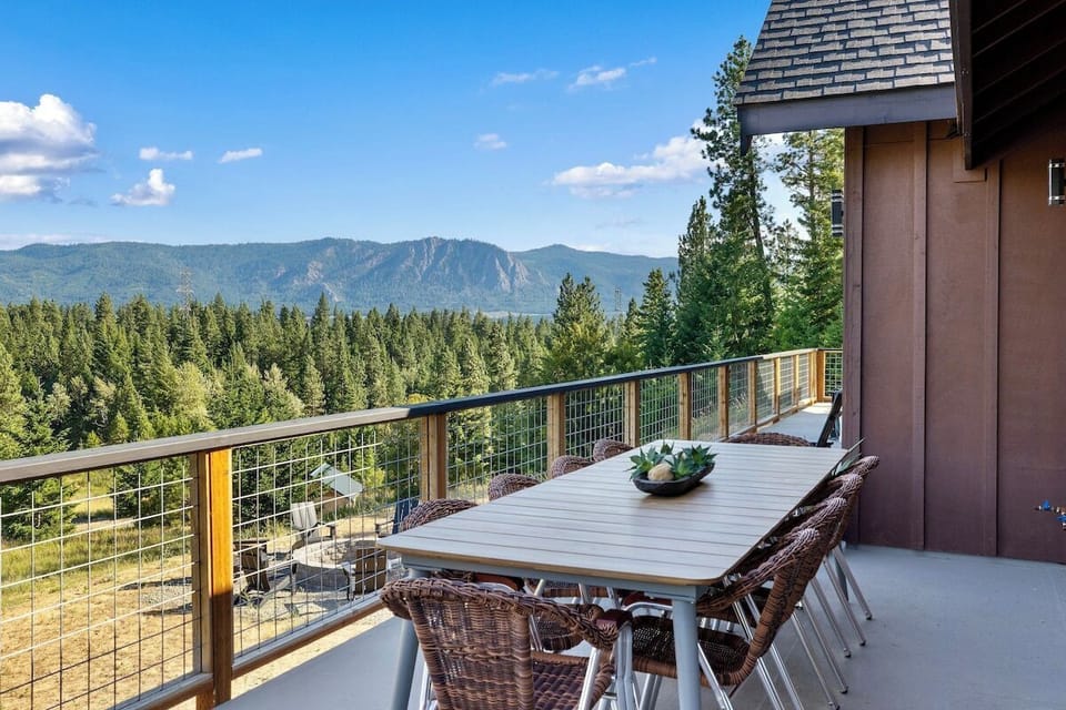 Back porch outdoor seating and dining.