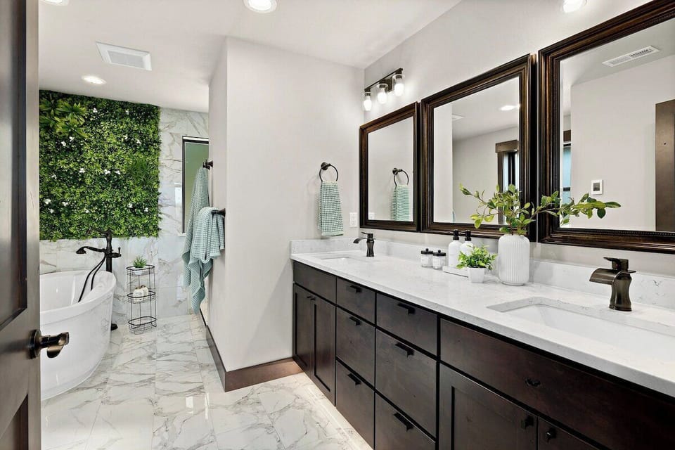 Primary Bedroom - Bath