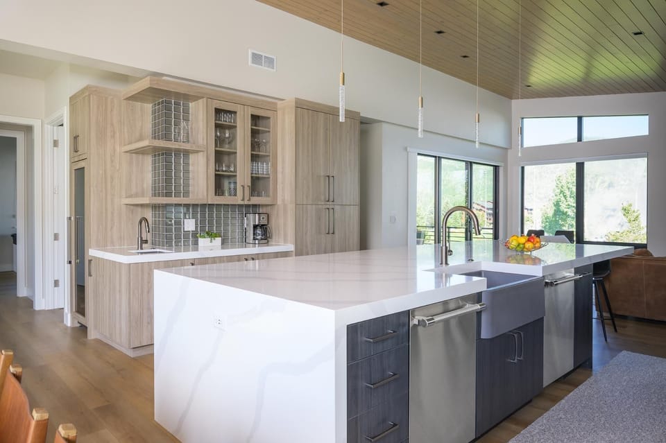 Huge kitchen perfect for the chef in your group!